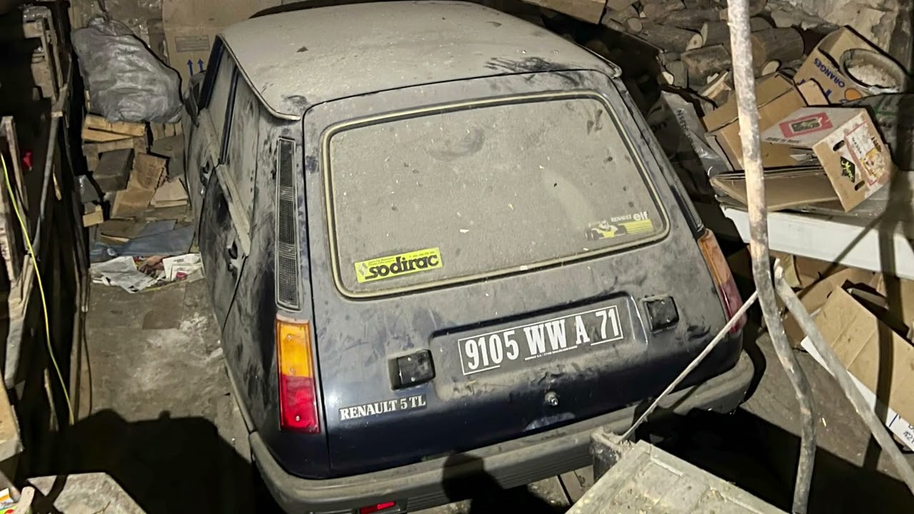 Oubliée 43 ans dans une grange, une Renault 5 avec 12 km au compteur surgit du passé (et elle est à